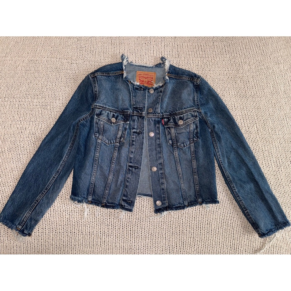 Levis Womens Denim Trucker Jacket Medium Wash Frayed Raw Hem Collarless Size S